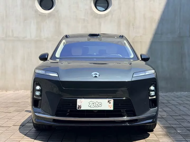 NIO ES8