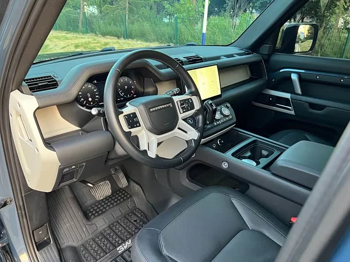 Land Rover guard