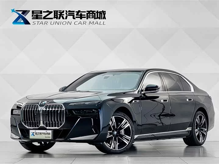 BMW i7