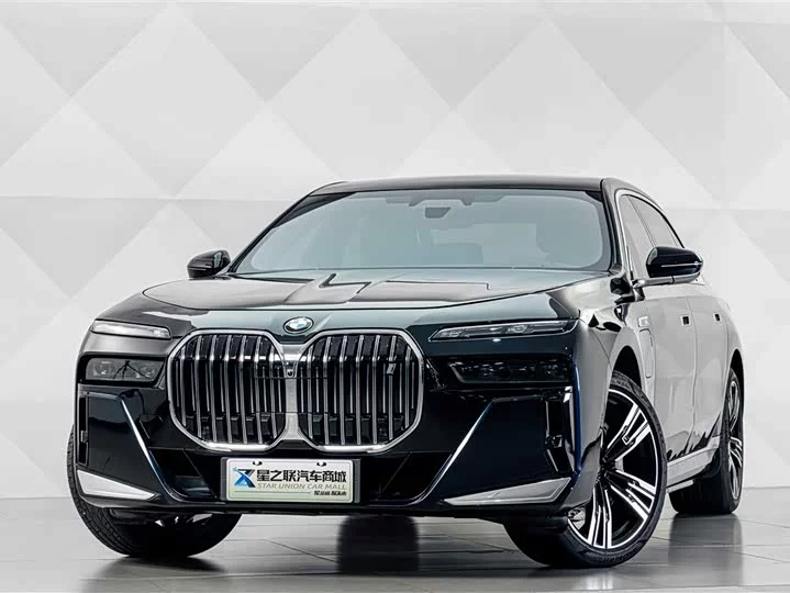BMW i7