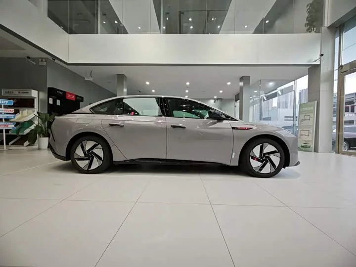 Hongqi EH7