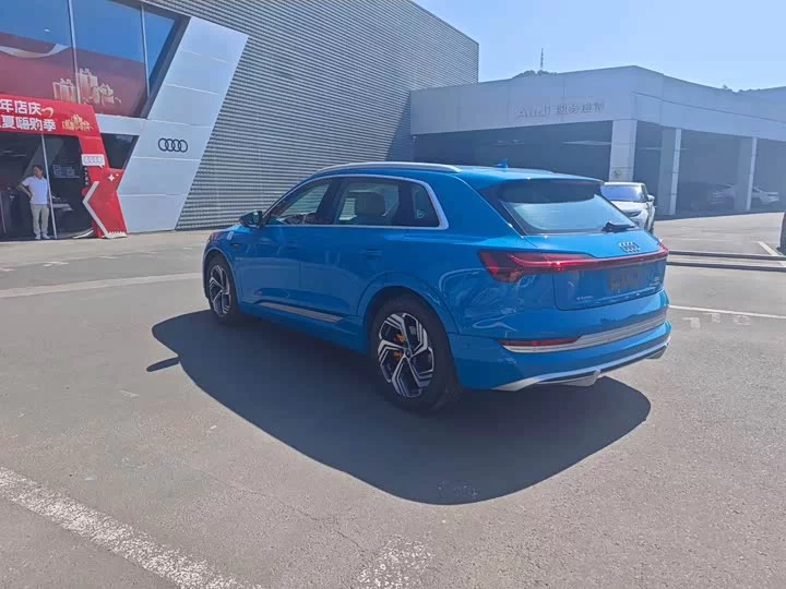 Audi e-tron