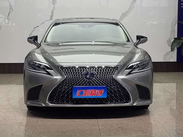 Lexus LS