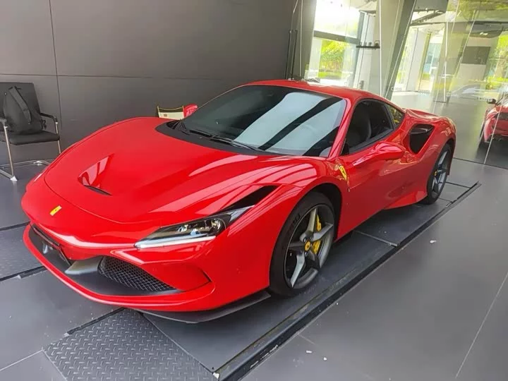 ferrari F8