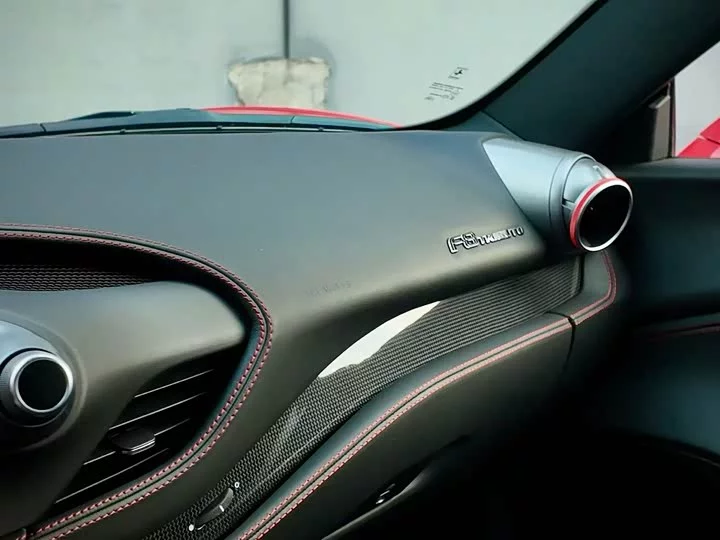 ferrari F8