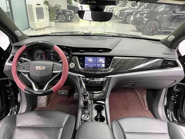 Cadillac XT6