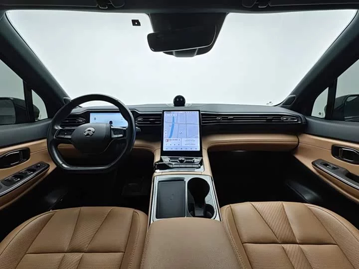 NIO ES8