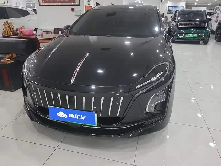 Hongqi E-QM5