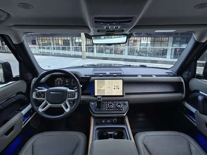 Land Rover guard