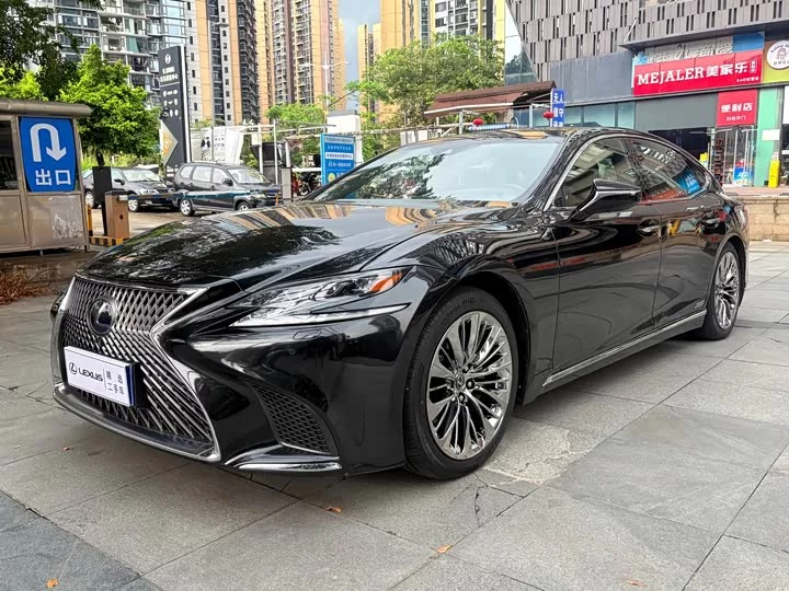 Lexus LS