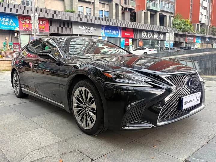 Lexus LS
