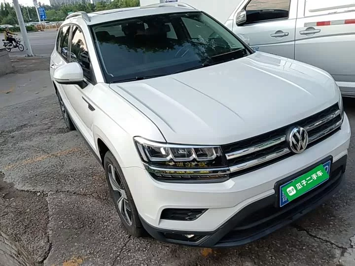 Volkswagen Tharu