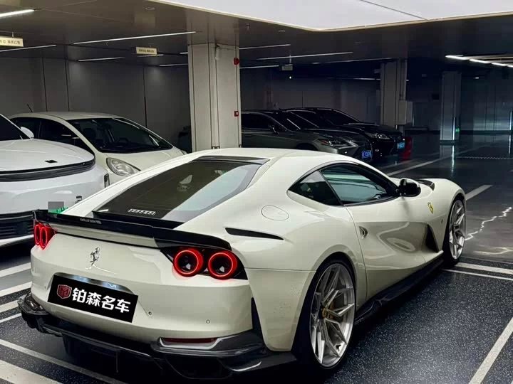 ferrari 812