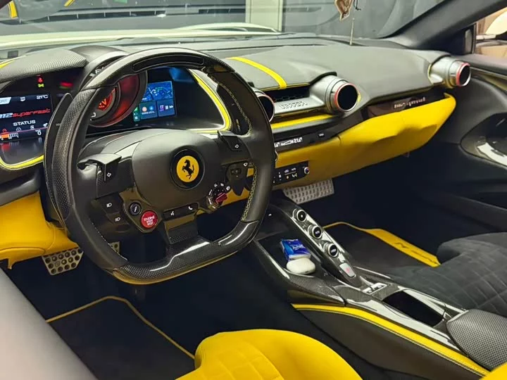 ferrari 812