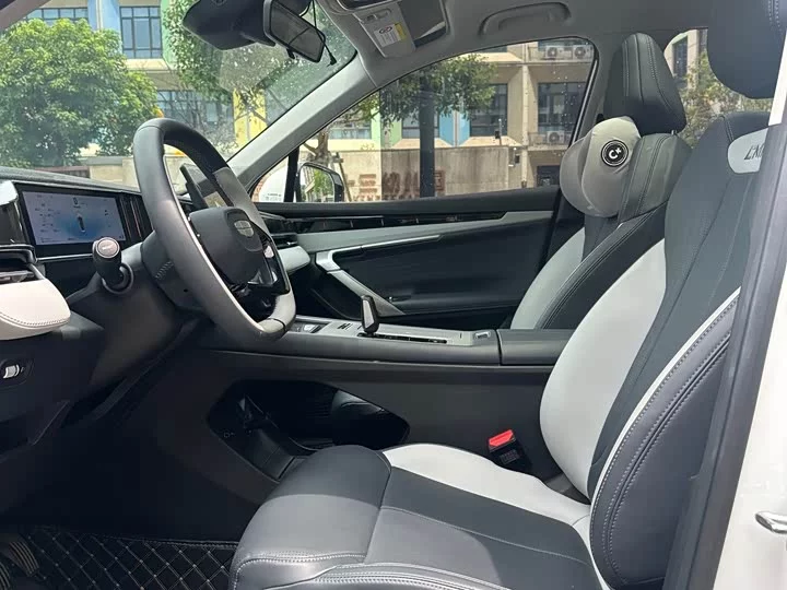 Geely Boyue L