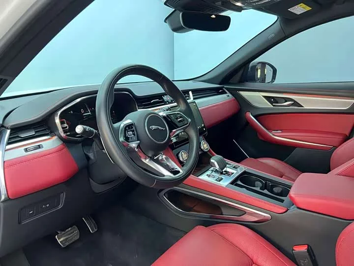 Jaguar F-PACE