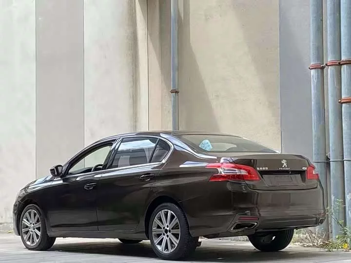 Peugeot 408