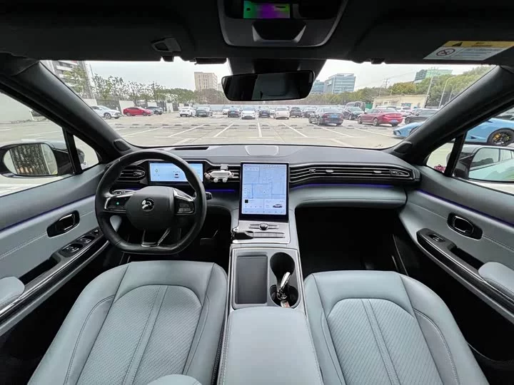 NIO ES6