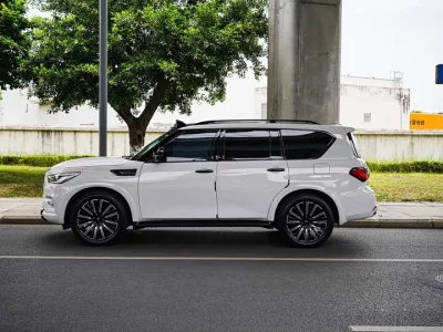 Infiniti QX80