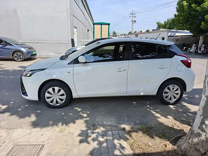 Toyota Yaris L