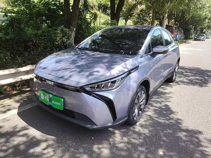 Geely M6