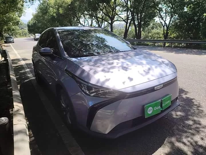 Geely M6