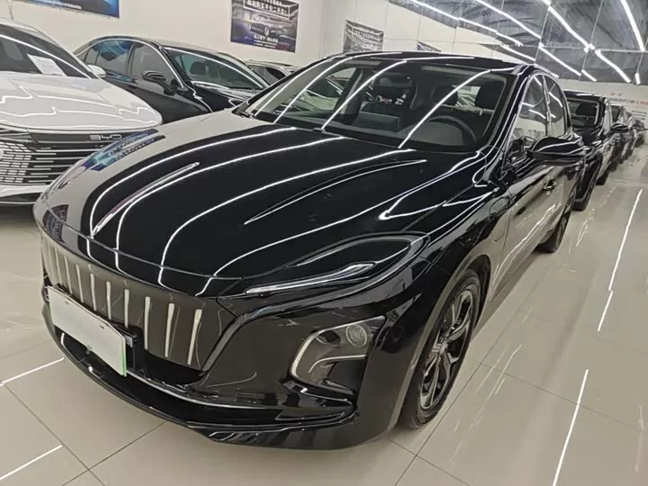 Hongqi E-QM5