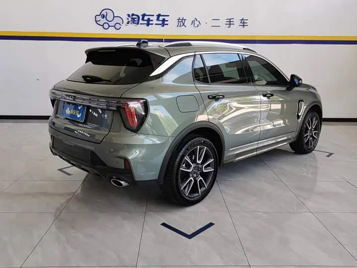 Lynk & Co 01