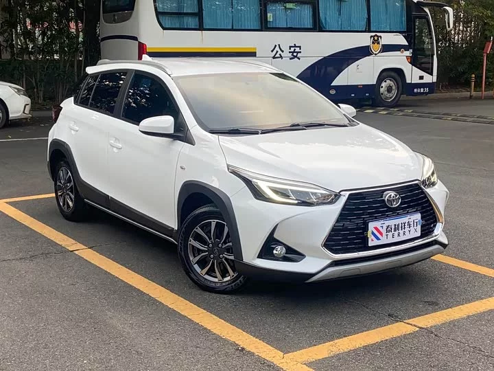 Toyota Yaris L