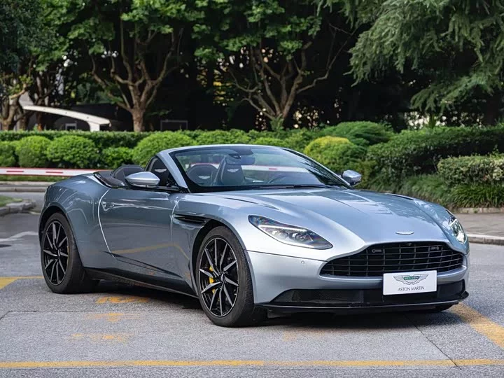 Aston Martin DB11