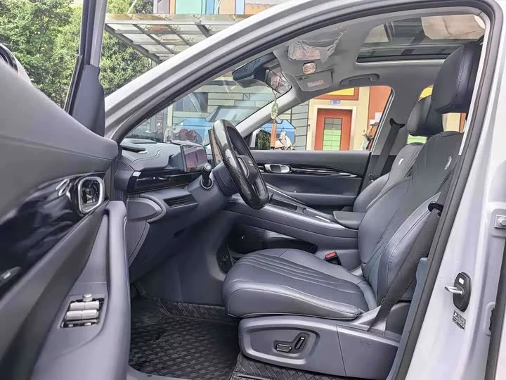 Geely Galaxy E5