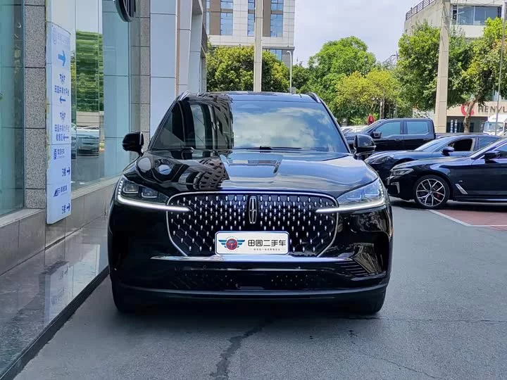 Lincoln aviator