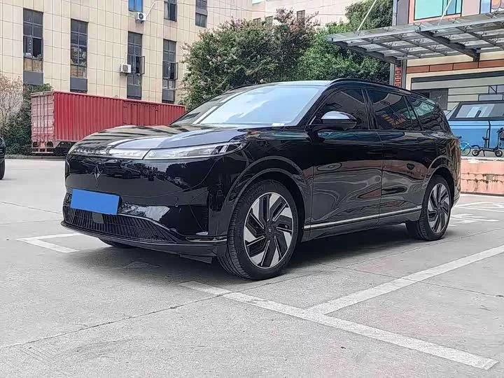 Dongfeng eπ008