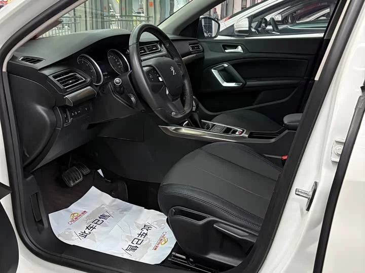 Peugeot 408