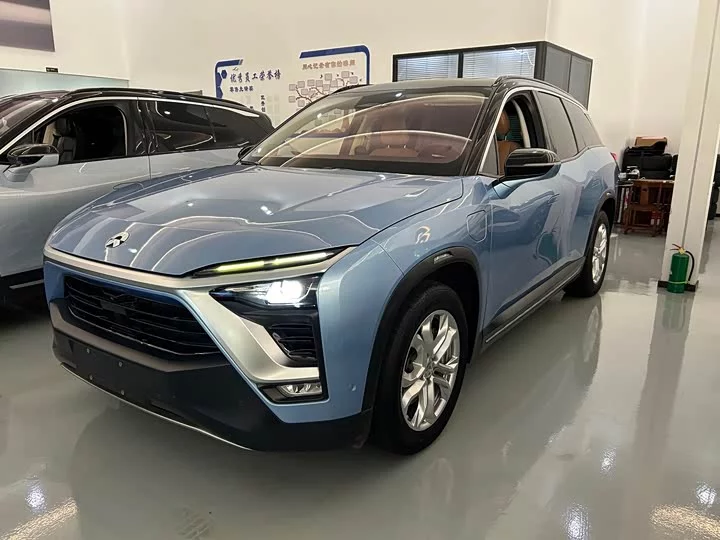 NIO ES8