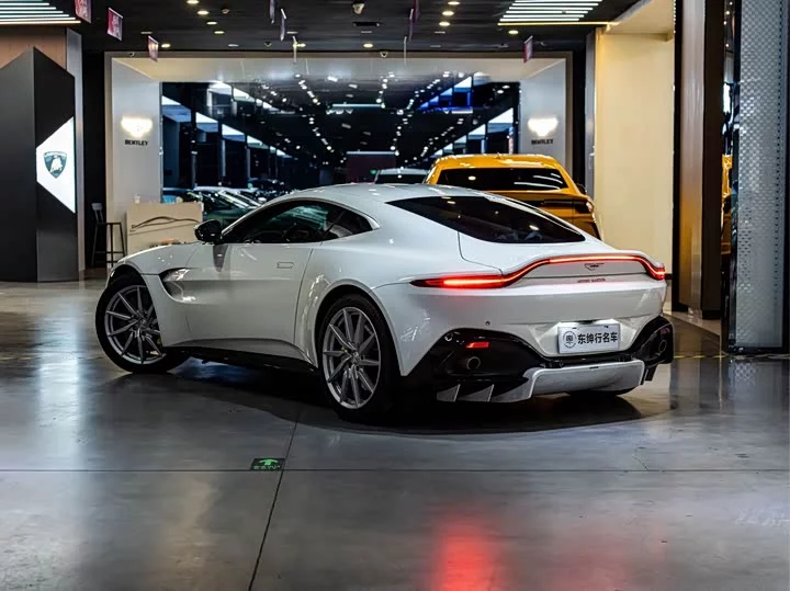 Aston Martin V8 Vantage