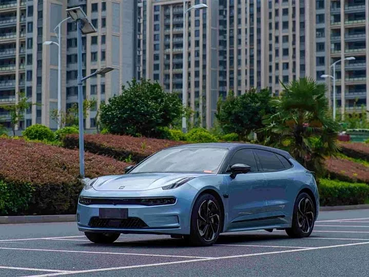 ZEEKR 001