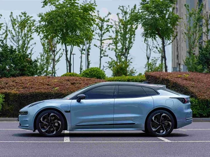 ZEEKR 001