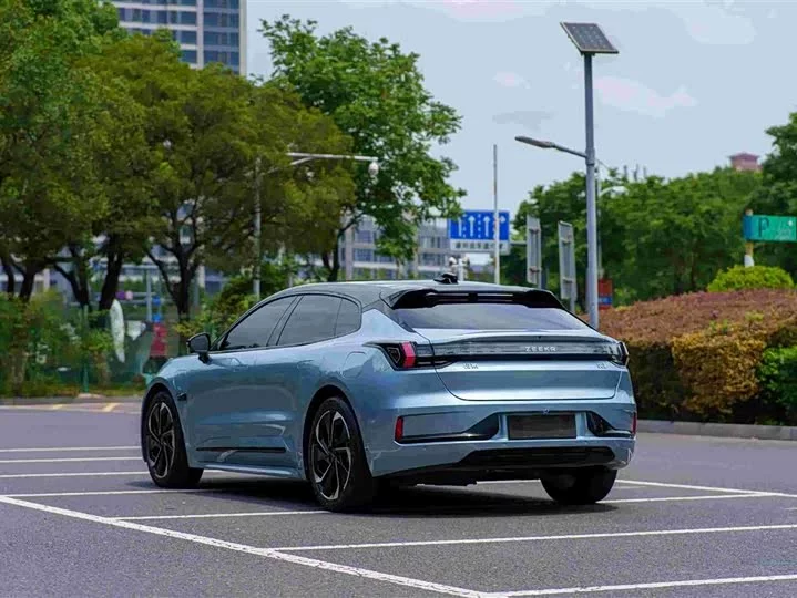 ZEEKR 001