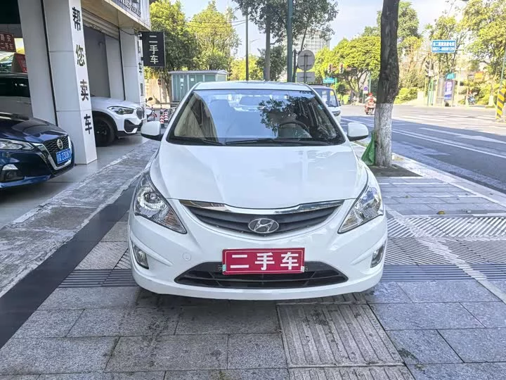 Hyundai Rena