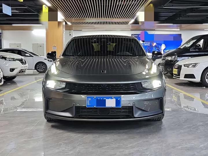 Lynk & Co 03