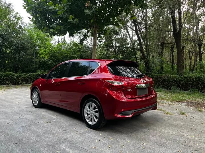 Nissan Tiida