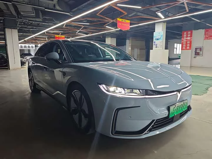 Lantu Automobile Lantu chasing light