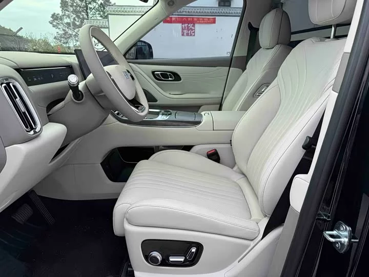 Geely Galaxy M9