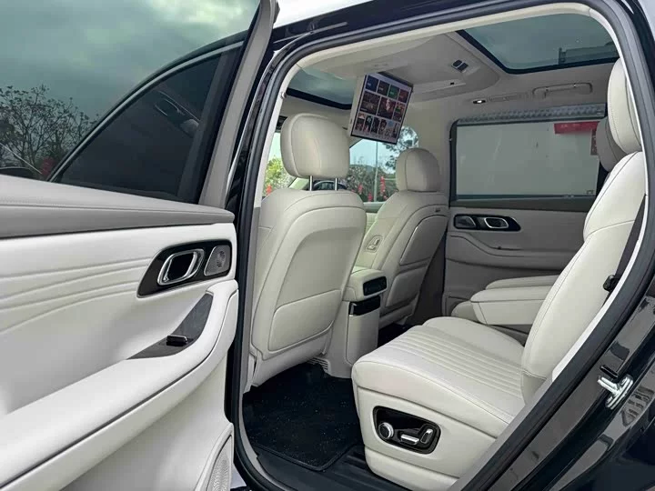 Geely Galaxy M9