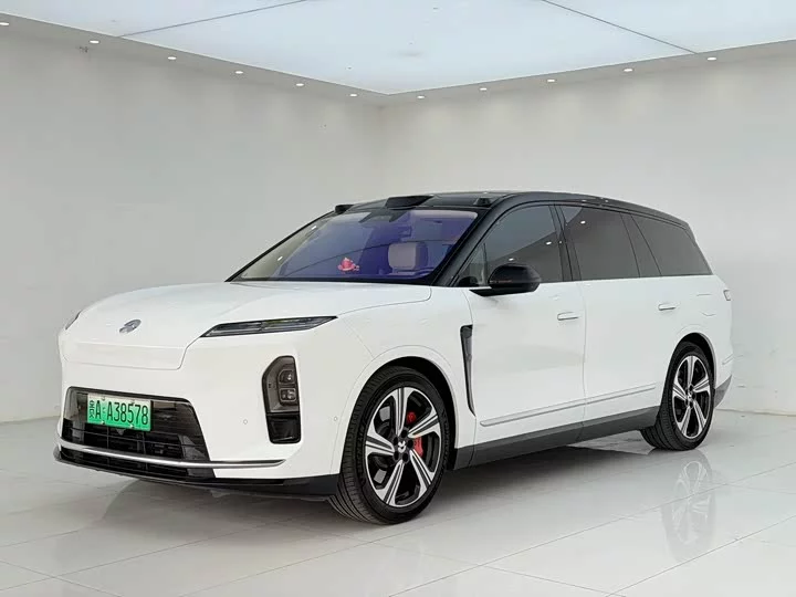 NIO ES8