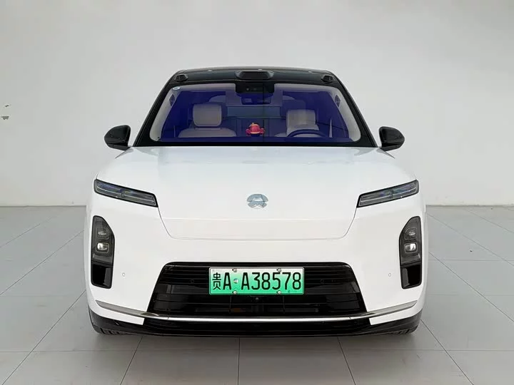 NIO ES8