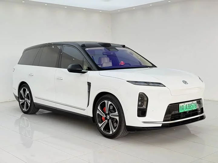 NIO ES8