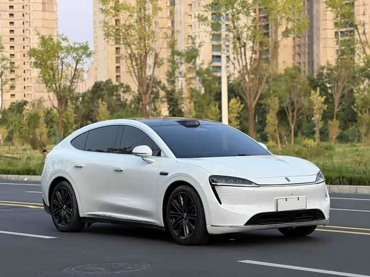 Luxeed R7