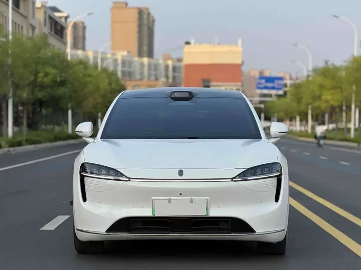 Luxeed R7